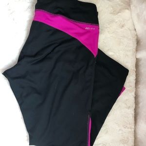 Nike Crop Leggings